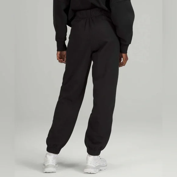 Lululemon Relaxed High Rise Jogger size Black BLK